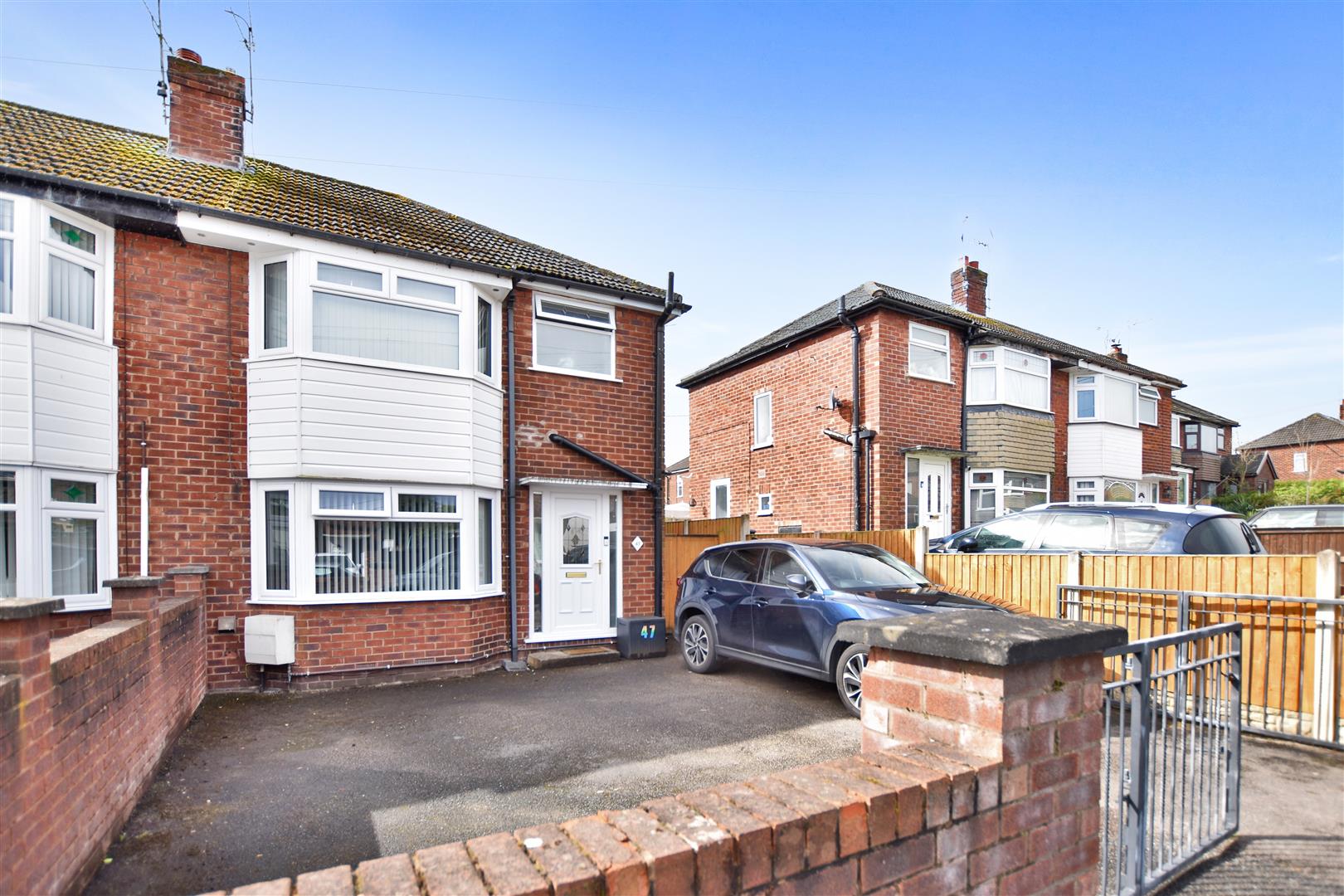 For Sale 3 Bed House semidetached